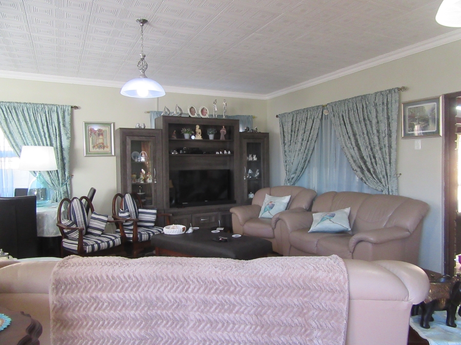 3 Bedroom Property for Sale in Deoville Park Western Cape